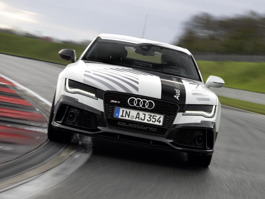  Audi RS7 Sportback Piloted Driving Concept 2014 года  (фото 10 из 22)